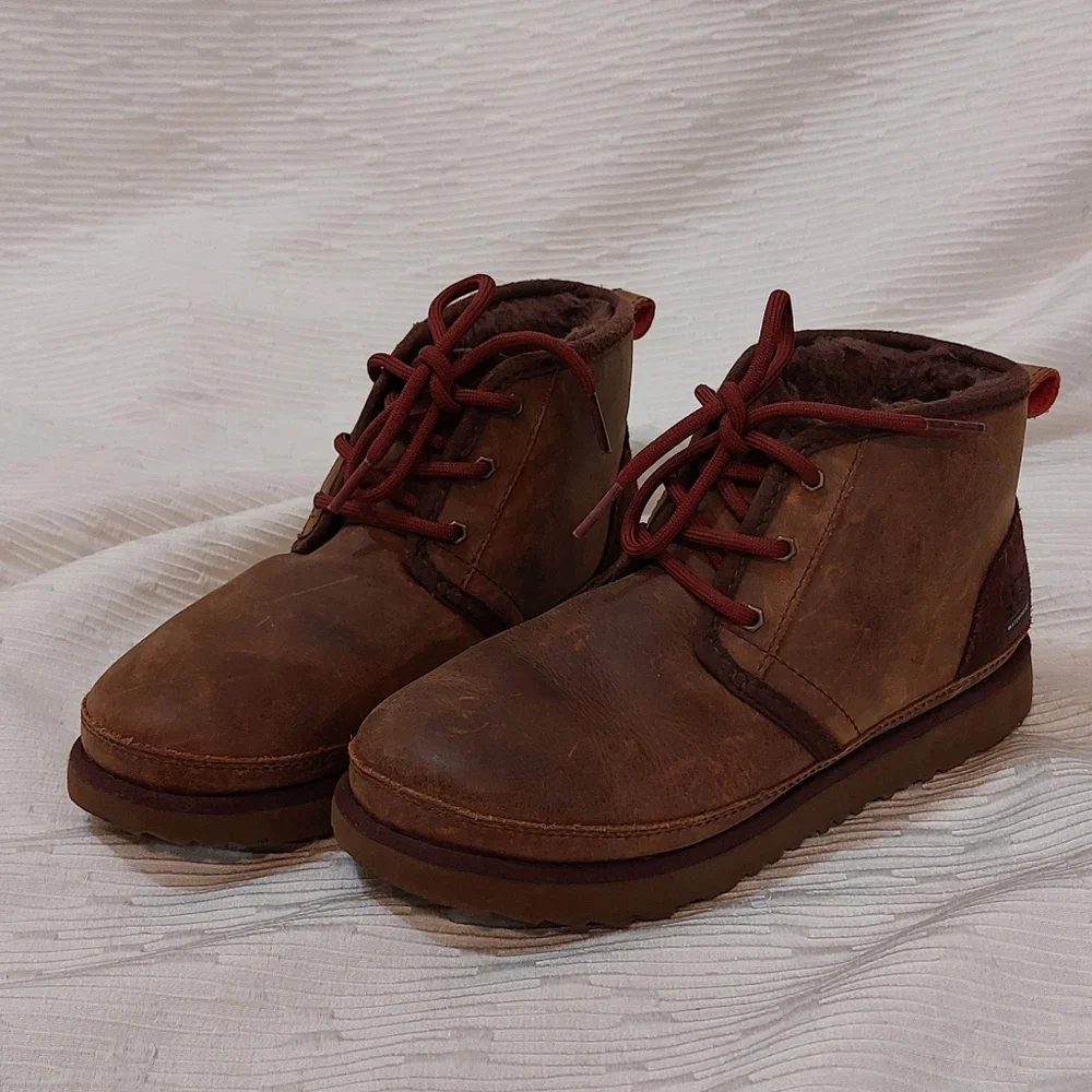 UGG Brown Kids Boots with Red Laces Size 4